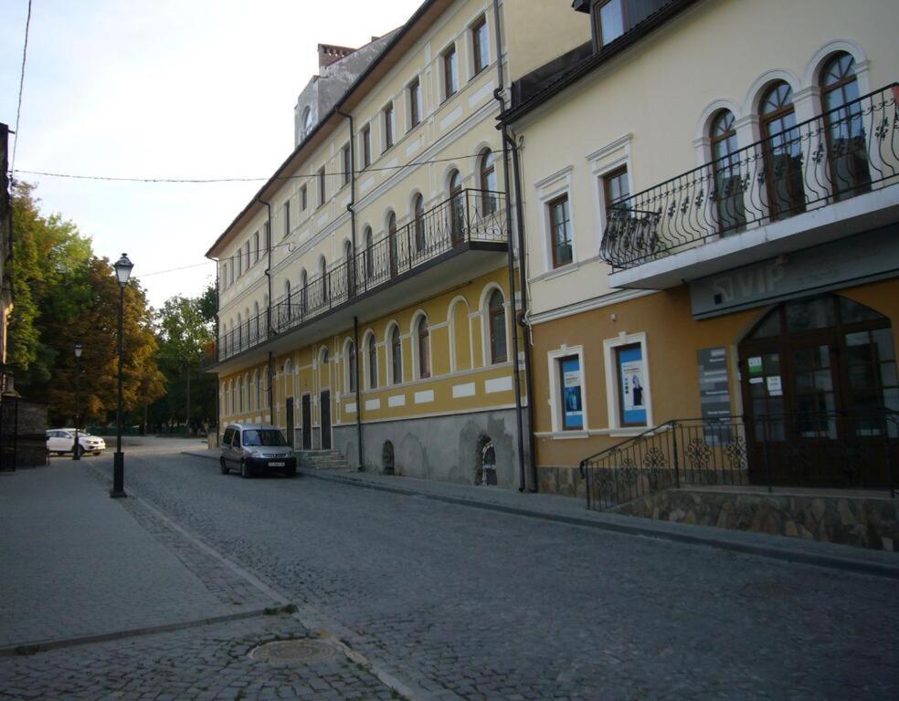 Апартаменти В Старому Місті Sweet House Kamianets-Podilskyi Ngoại thất bức ảnh
